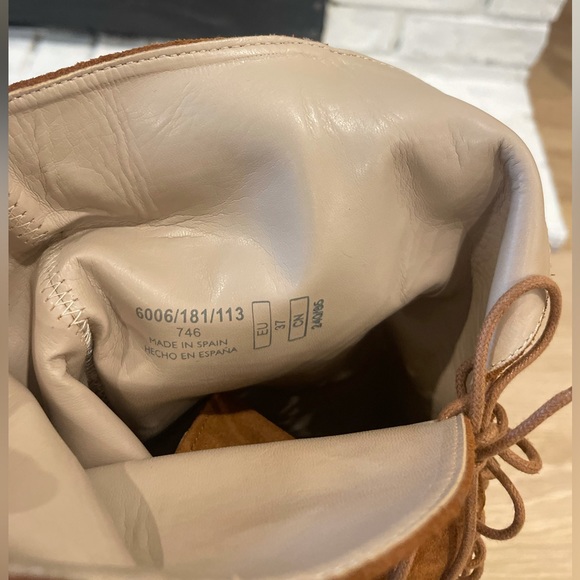 Heeled leather knee high boots - Picture 7 of 7